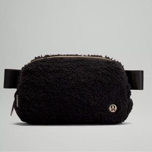 Lululemon belt bag fleece black